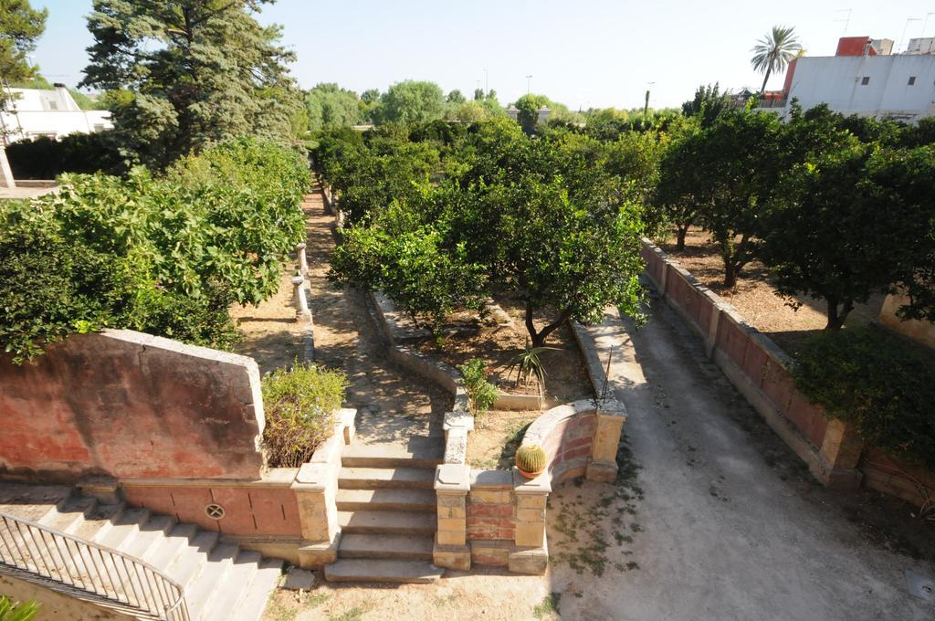 Palazzo Leuzzi B&B Galatone Luaran gambar